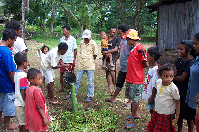 Bamboo watering pipe